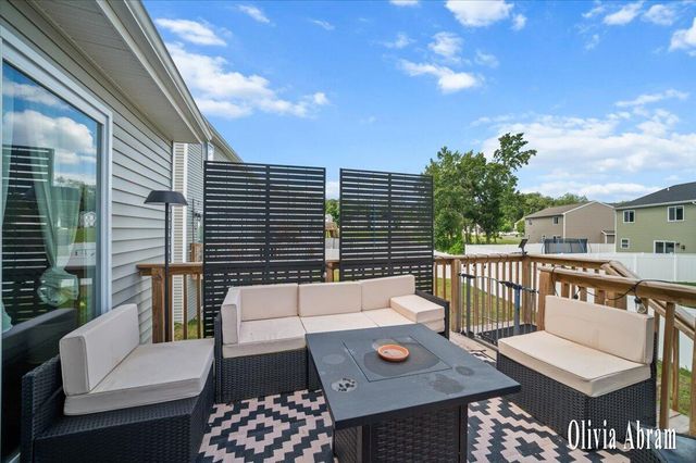 808 Hollyhock Drive, Greenville, MI 48838