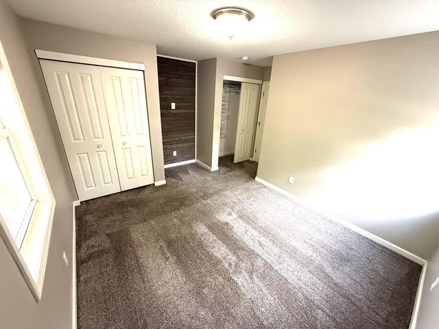 5060 Clearview Street NE, Fridley, MN 55421