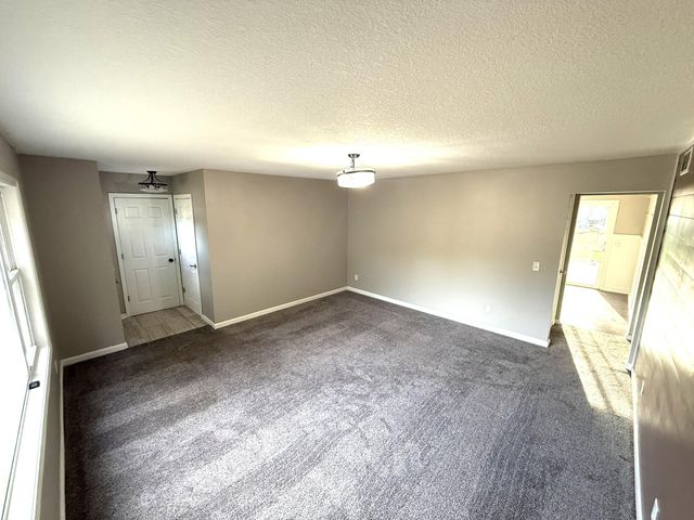 5060 Clearview Street NE, Fridley, MN 55421