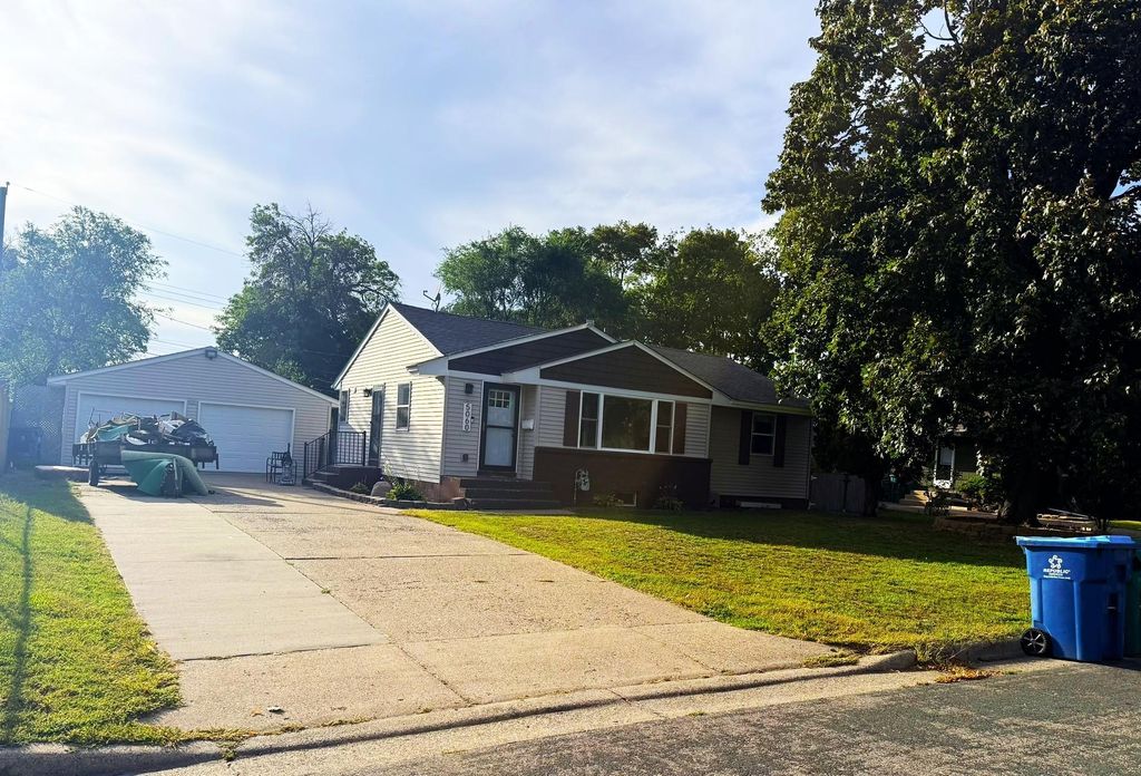 5060 Clearview Street NE, Fridley, MN 55421