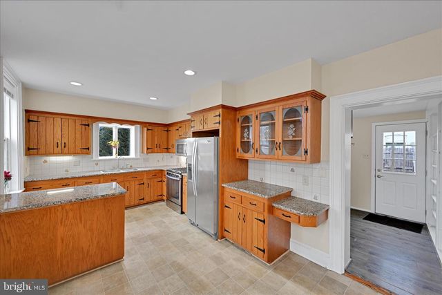 240 LAUREL ST, Lancaster, PA 17603