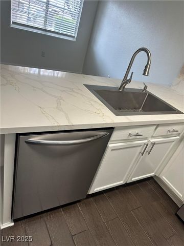 1956 Vista Malaga Street 102, Las Vegas, NV 89106