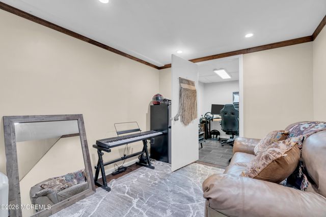 6 Mt Court, East Brunswick, NJ 08816