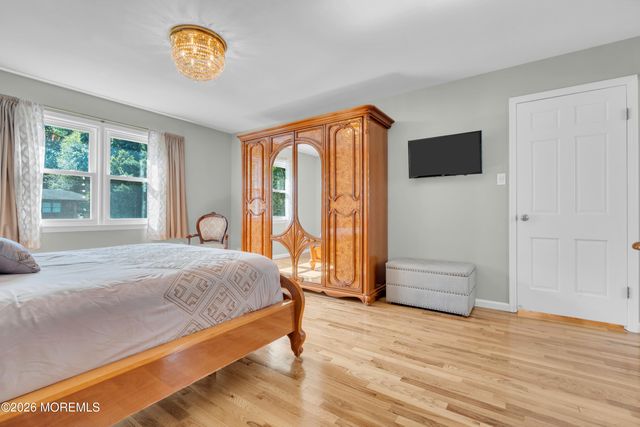 6 Mt Court, East Brunswick, NJ 08816