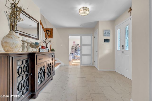 6 Mt Court, East Brunswick, NJ 08816