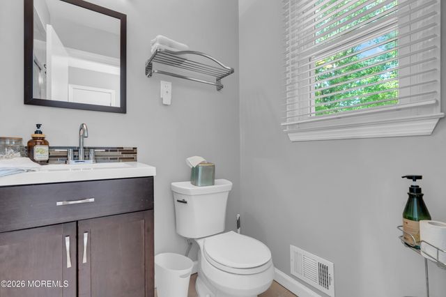 6 Mt Court, East Brunswick, NJ 08816
