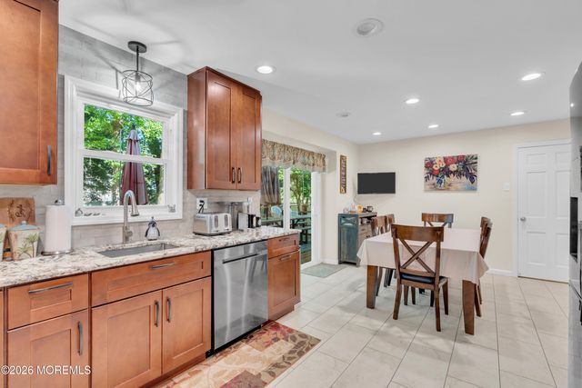 6 Mt Court, East Brunswick, NJ 08816