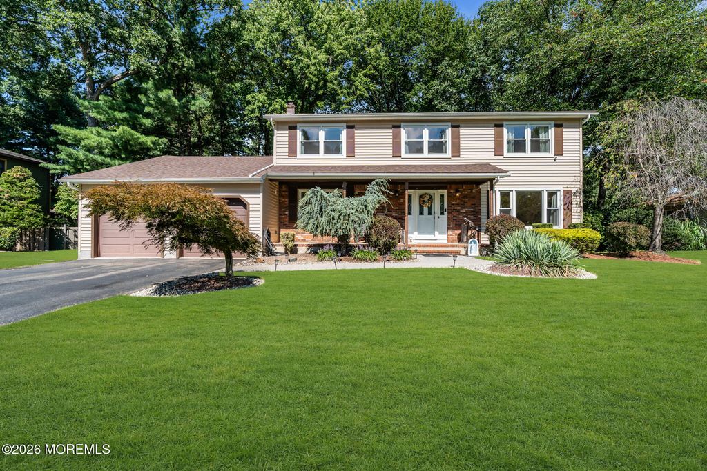 6 Mt Court, East Brunswick, NJ 08816