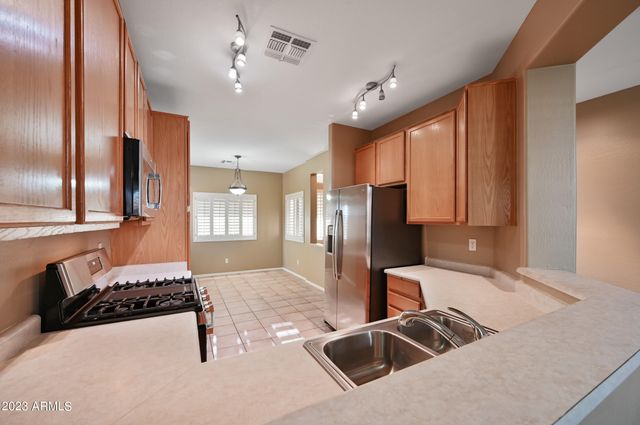 939 S Roanoke Street, Gilbert, AZ 85296