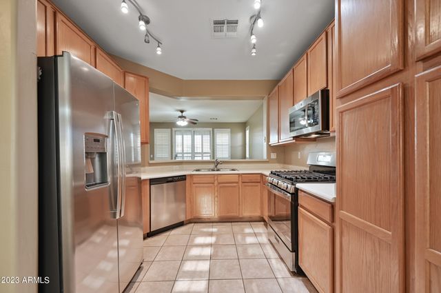 939 S Roanoke Street, Gilbert, AZ 85296