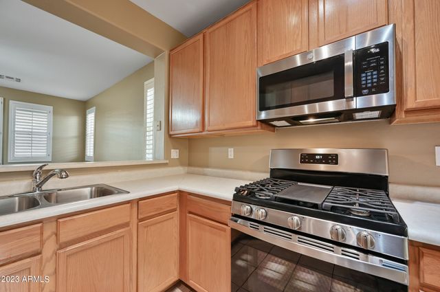 939 S Roanoke Street, Gilbert, AZ 85296