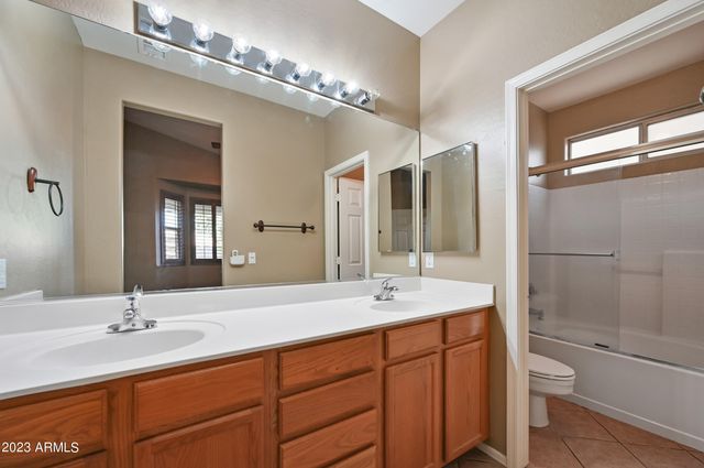 939 S Roanoke Street, Gilbert, AZ 85296