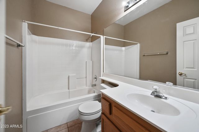939 S Roanoke Street, Gilbert, AZ 85296