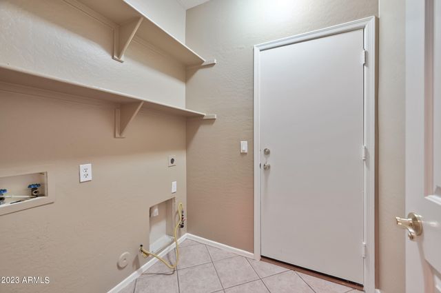 939 S Roanoke Street, Gilbert, AZ 85296