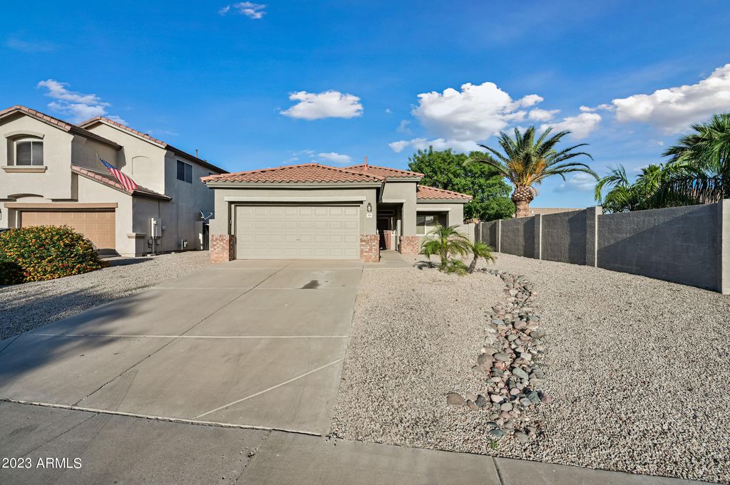 939 S Roanoke Street, Gilbert, AZ 85296