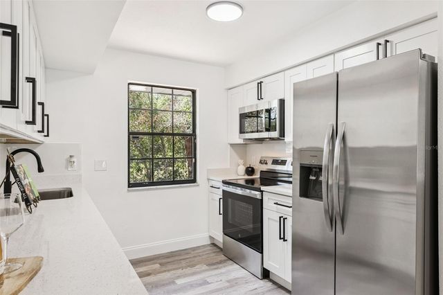 1095 E GRAVES AVENUE, Orange City, FL 32763