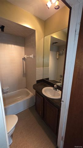 1426 Lincoln Avenue, Flint, MI 48507