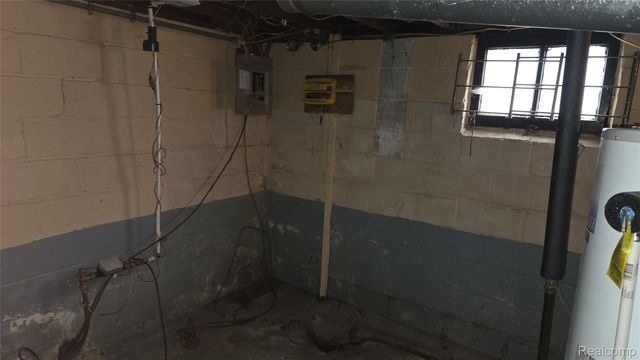 1426 Lincoln Avenue, Flint, MI 48507