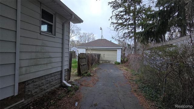 1426 Lincoln Avenue, Flint, MI 48507