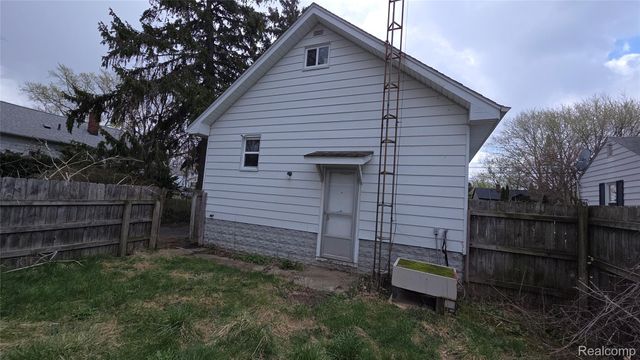 1426 Lincoln Avenue, Flint, MI 48507