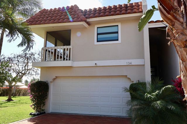 134 Harbor Circle, Delray Beach, FL 33483