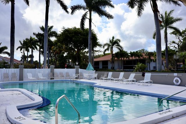 134 Harbor Circle, Delray Beach, FL 33483