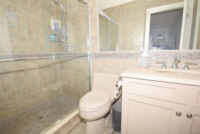 35 Meadow Woods Road, Great Neck, NY 11020