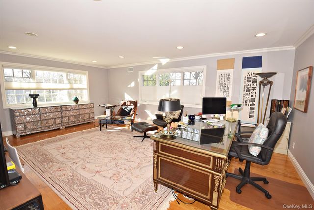 35 Meadow Woods Road, Great Neck, NY 11020