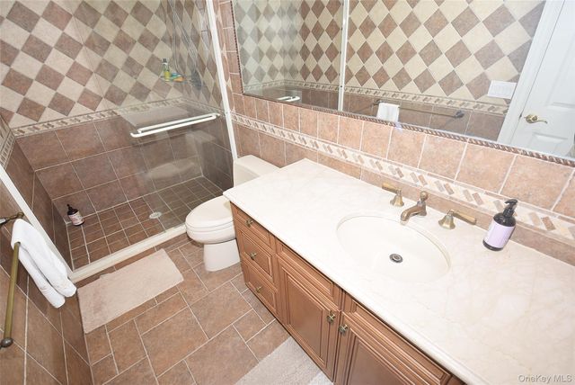 35 Meadow Woods Road, Great Neck, NY 11020