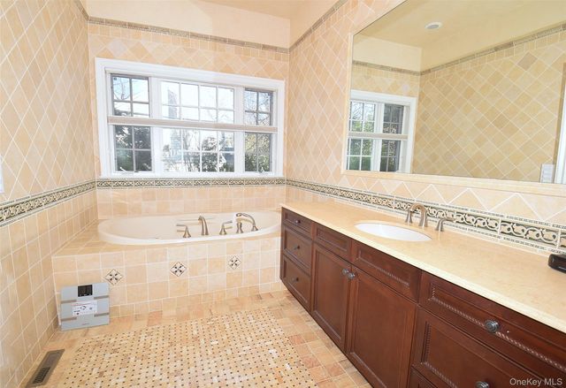 35 Meadow Woods Road, Great Neck, NY 11020