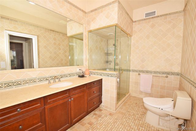 35 Meadow Woods Road, Great Neck, NY 11020