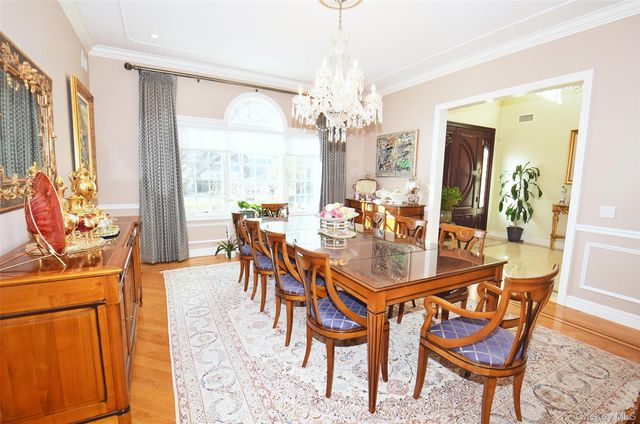 35 Meadow Woods Road, Great Neck, NY 11020