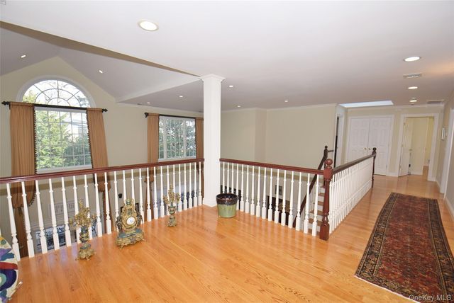 35 Meadow Woods Road, Great Neck, NY 11020