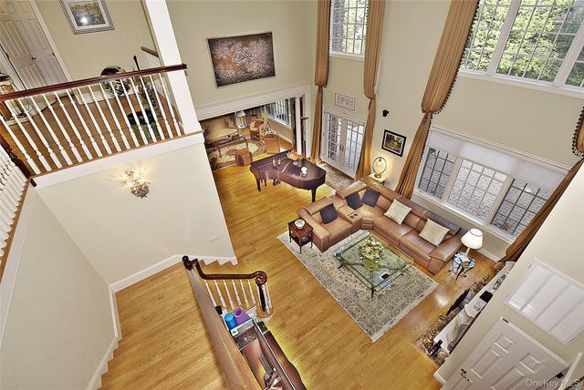 35 Meadow Woods Road, Great Neck, NY 11020