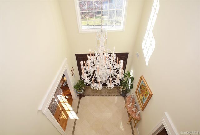 35 Meadow Woods Road, Great Neck, NY 11020