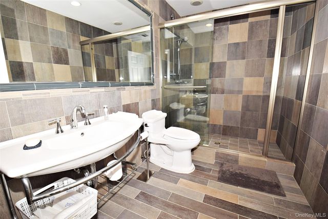 35 Meadow Woods Road, Great Neck, NY 11020