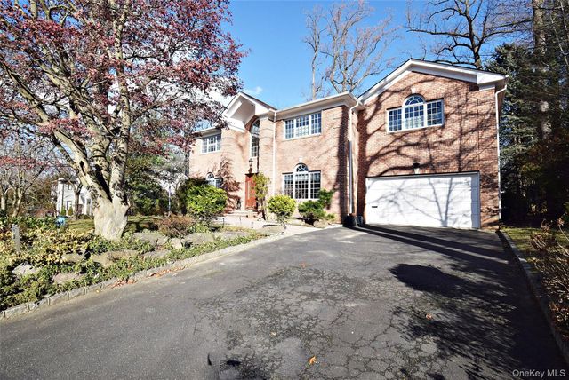 35 Meadow Woods Road, Great Neck, NY 11020