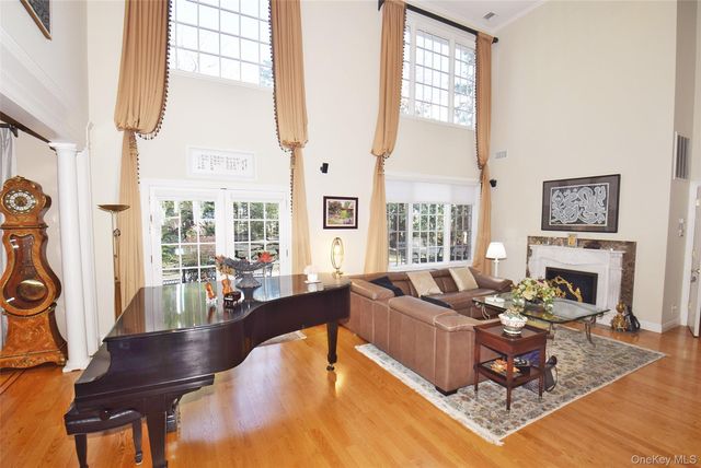 35 Meadow Woods Road, Great Neck, NY 11020