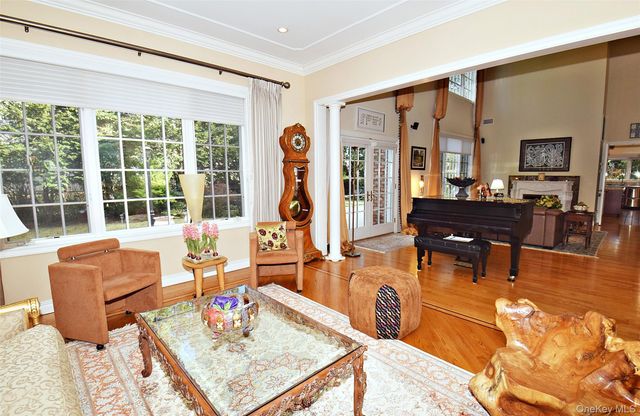 35 Meadow Woods Road, Great Neck, NY 11020