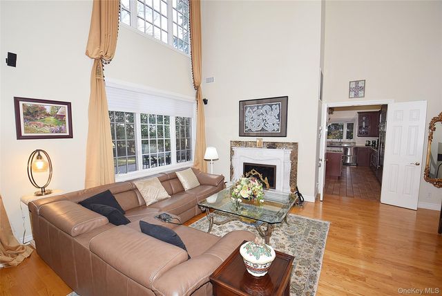 35 Meadow Woods Road, Great Neck, NY 11020