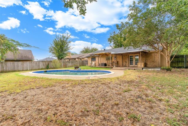 1602 Spring Branch Drive, Cleburne, TX 76033