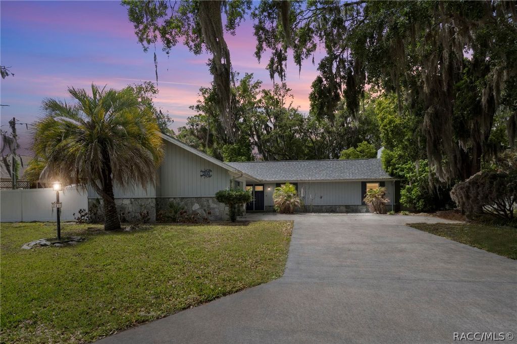 260 SE 16th Terrace, Crystal River, FL 34429