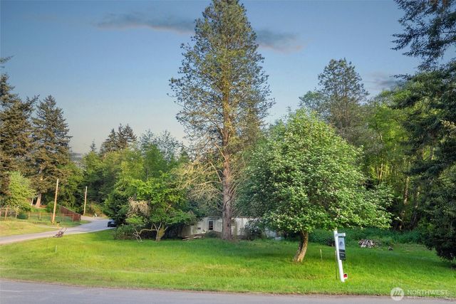 2844 Sunlight Drive, Clinton, WA 98236
