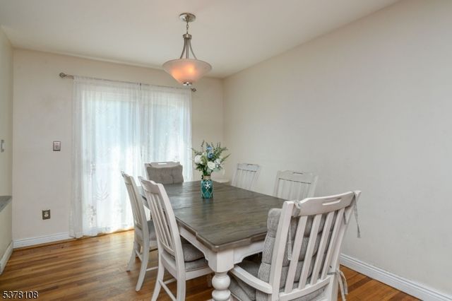 718 Midvale Pl, Linden City, NJ 07036