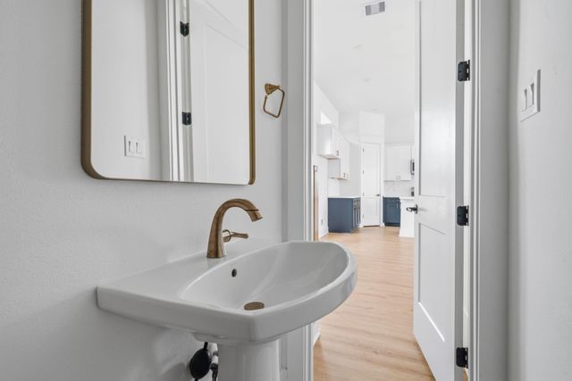 8904 Sunshine Laverne Lane, Houston, TX 77080