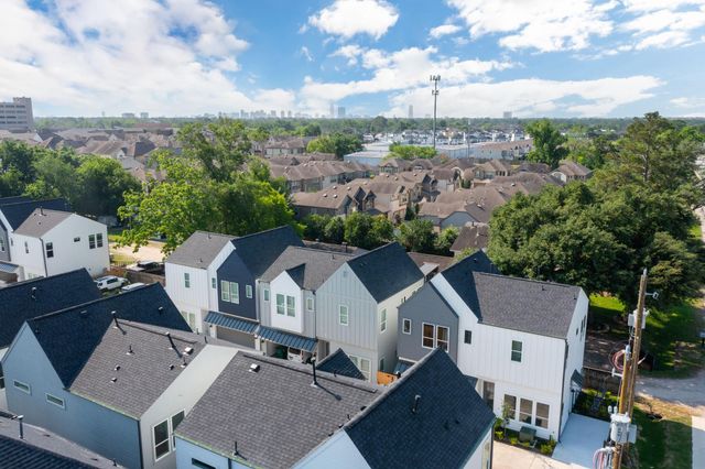 8904 Sunshine Laverne Lane, Houston, TX 77080