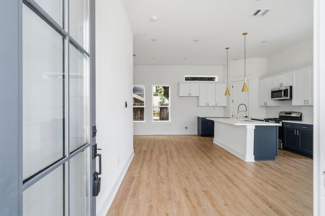 8904 Sunshine Laverne Lane, Houston, TX 77080