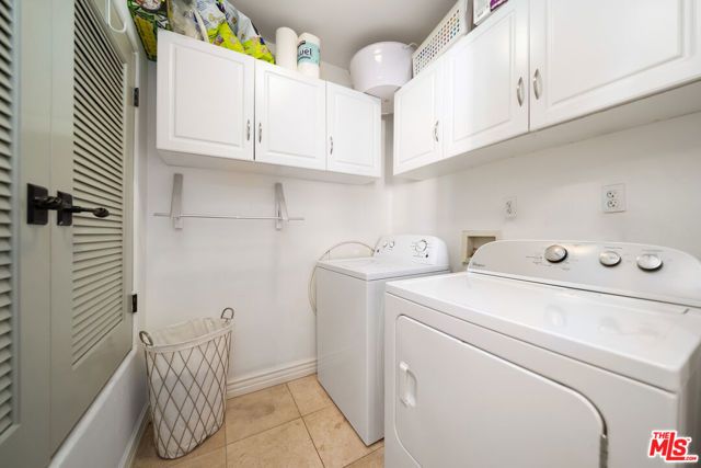 10913 Whipple Street 205, Toluca Lake (los Angeles), CA 91602