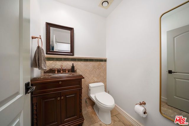 10913 Whipple Street 205, Toluca Lake (los Angeles), CA 91602