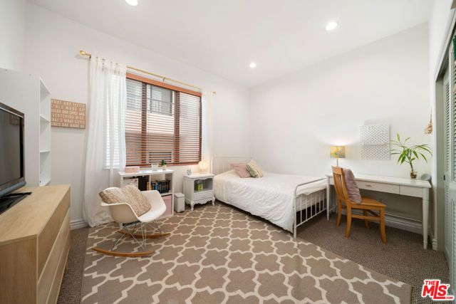 10913 Whipple Street 205, Toluca Lake (los Angeles), CA 91602